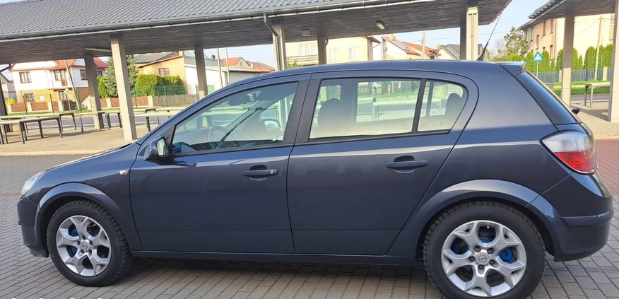 Opel Astra cena 8700 przebieg: 252000, rok produkcji 2006 z Knyszyn małe 137